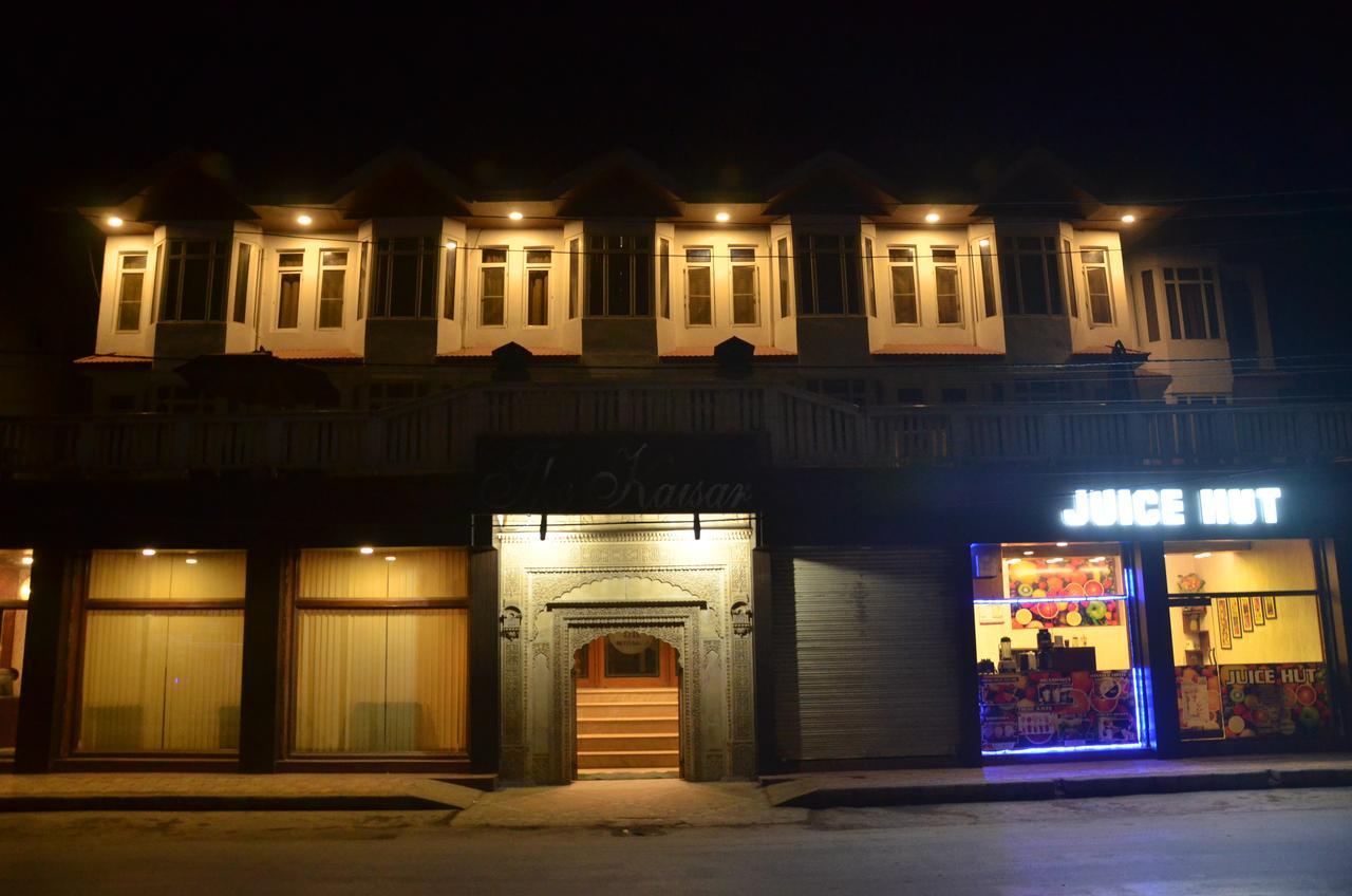 Kaisar Hotel Srinagar  Ngoại thất bức ảnh