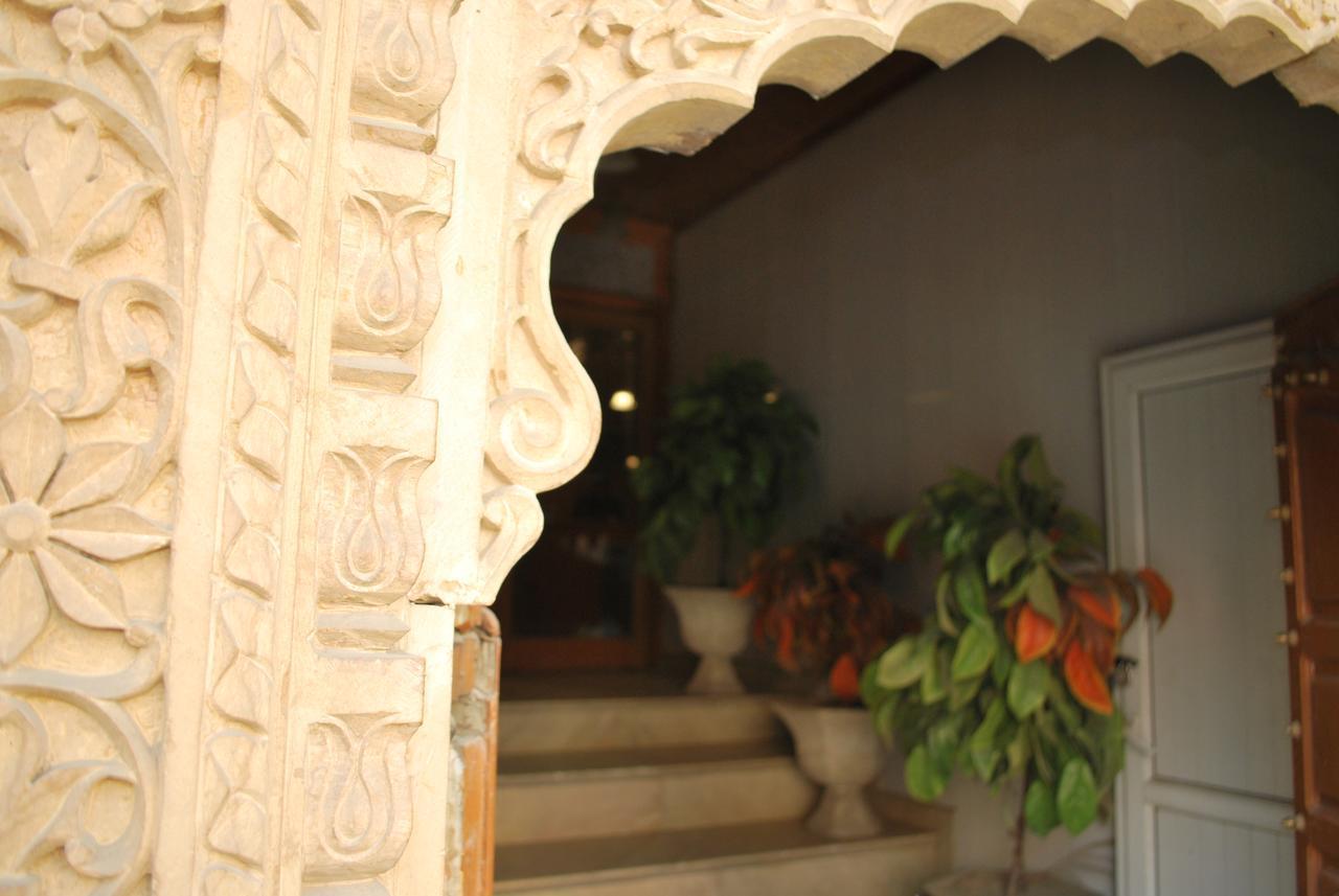 Kaisar Hotel Srinagar  Ngoại thất bức ảnh