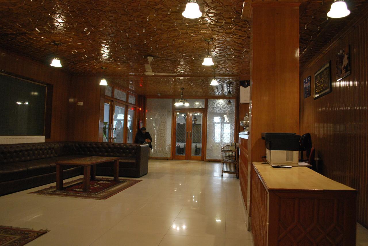 Kaisar Hotel Srinagar  Ngoại thất bức ảnh