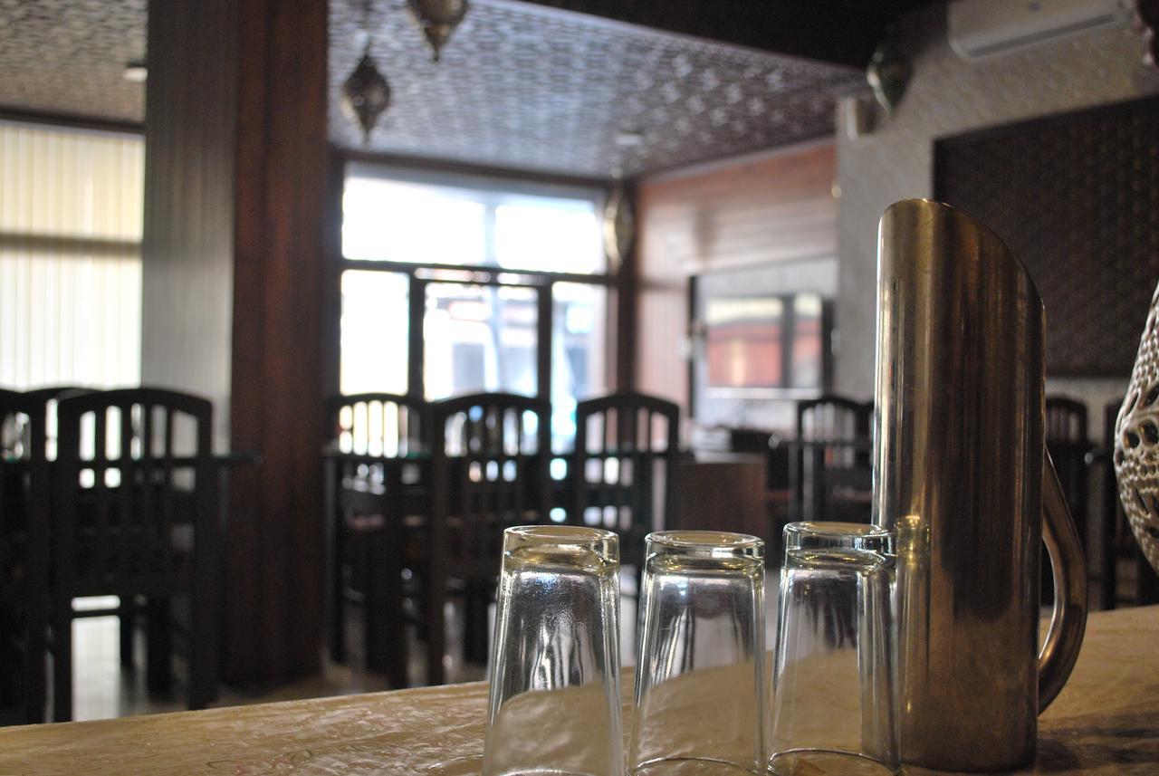 Kaisar Hotel Srinagar  Ngoại thất bức ảnh