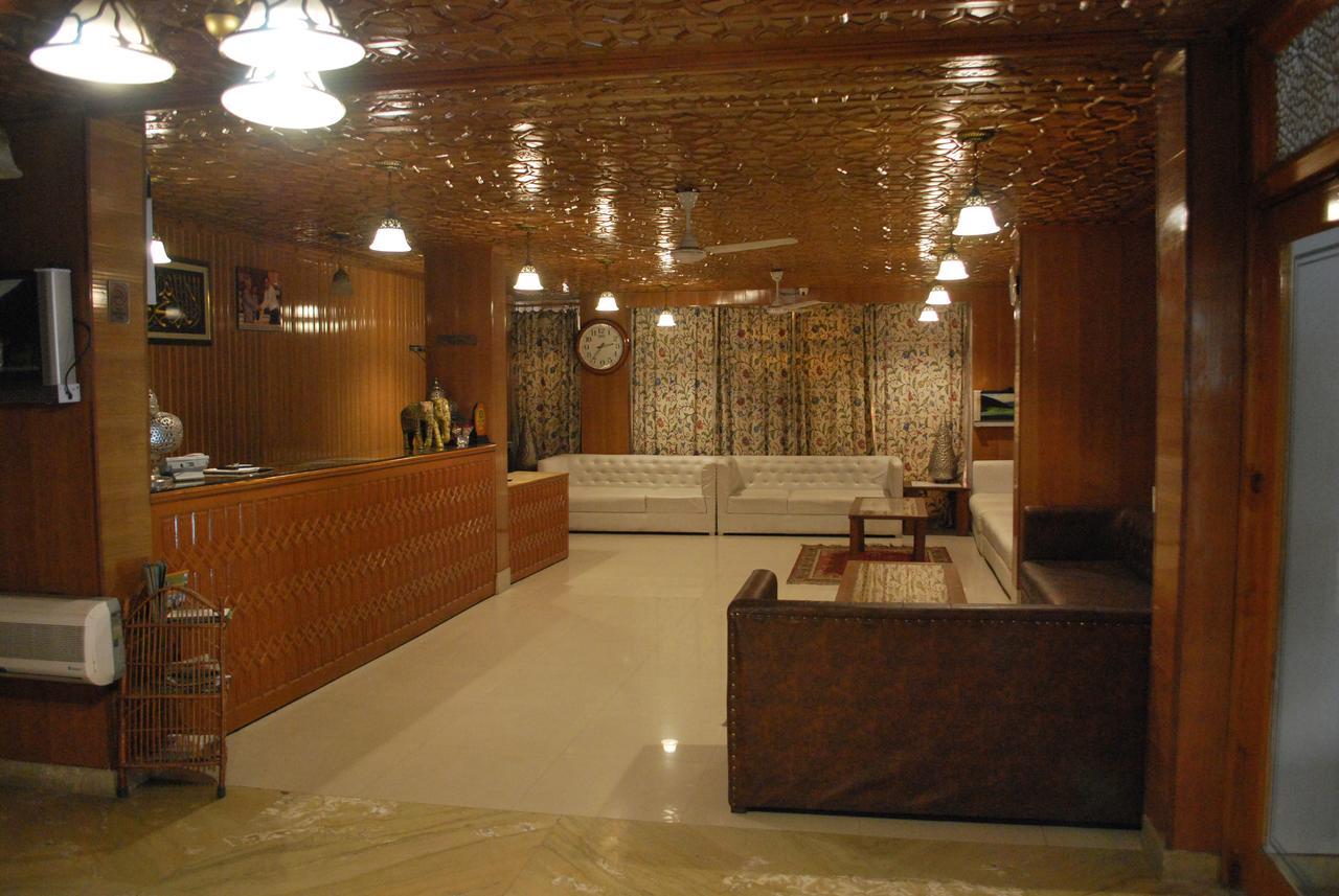 Kaisar Hotel Srinagar  Ngoại thất bức ảnh